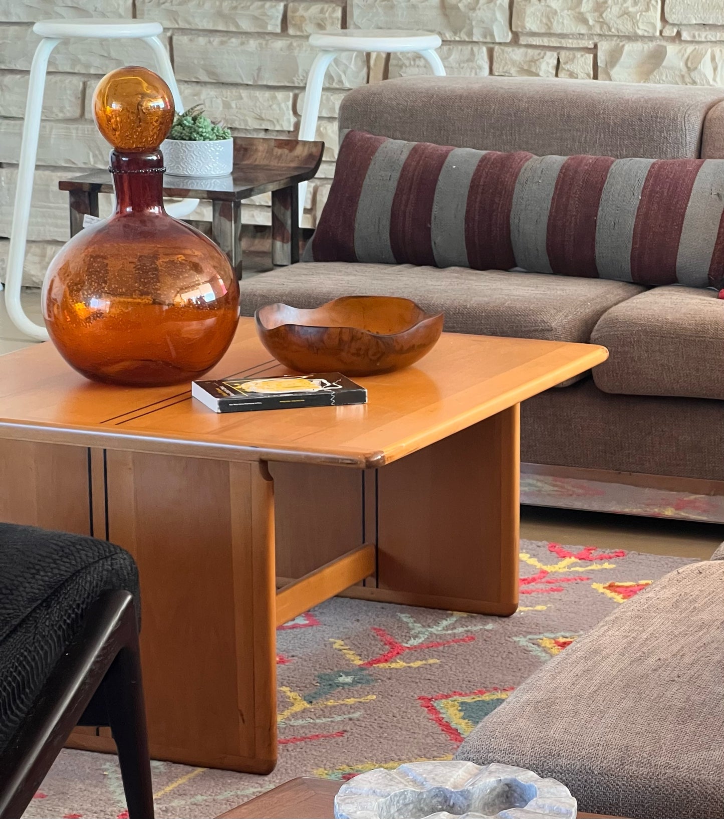The “Artona” coffee table by Afra and Tobia Scarpa for Maxalto, 1975