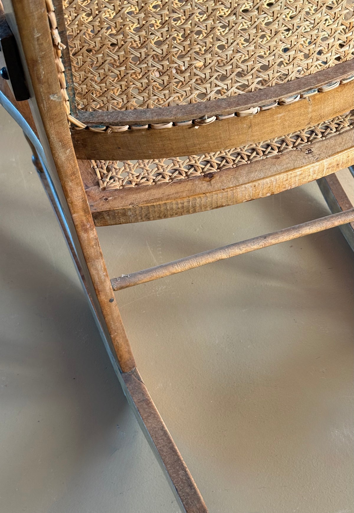 Antique rocking chair, 19th century