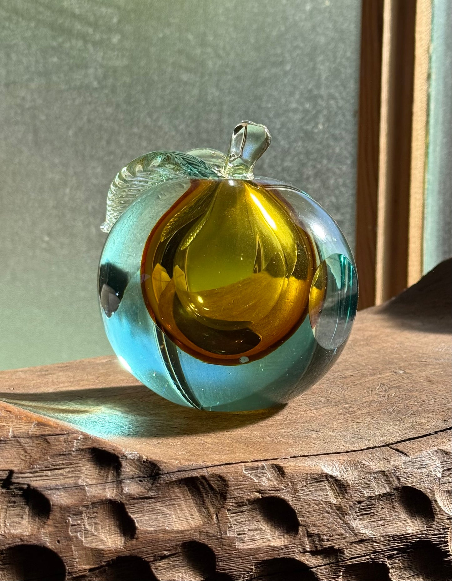 Large art glass sculpture of an apple, Italy 20th century