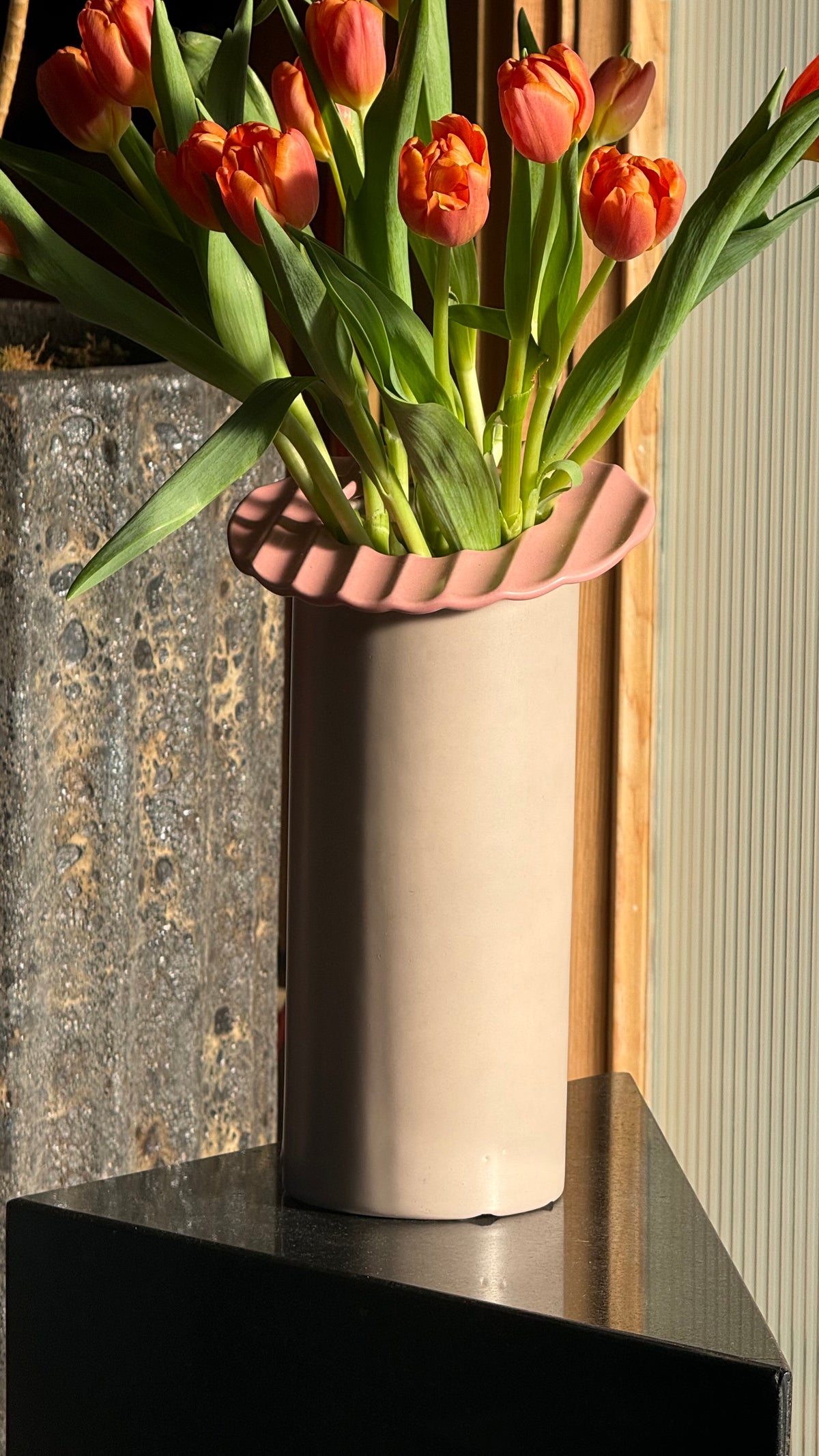 Postmodern pink vase by Masa Mami, late 20th century