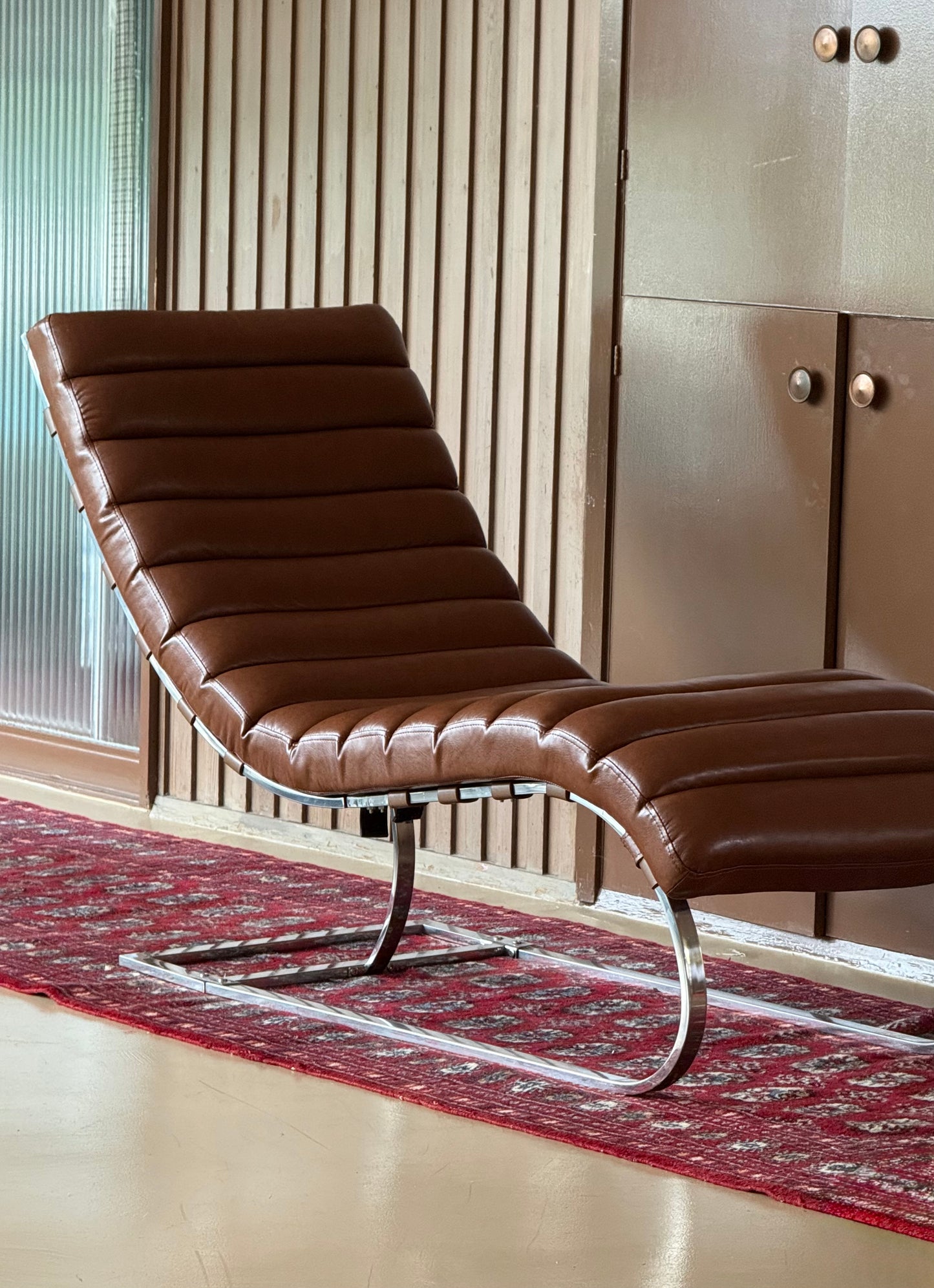 Chaise longue after MVDR, 20th century