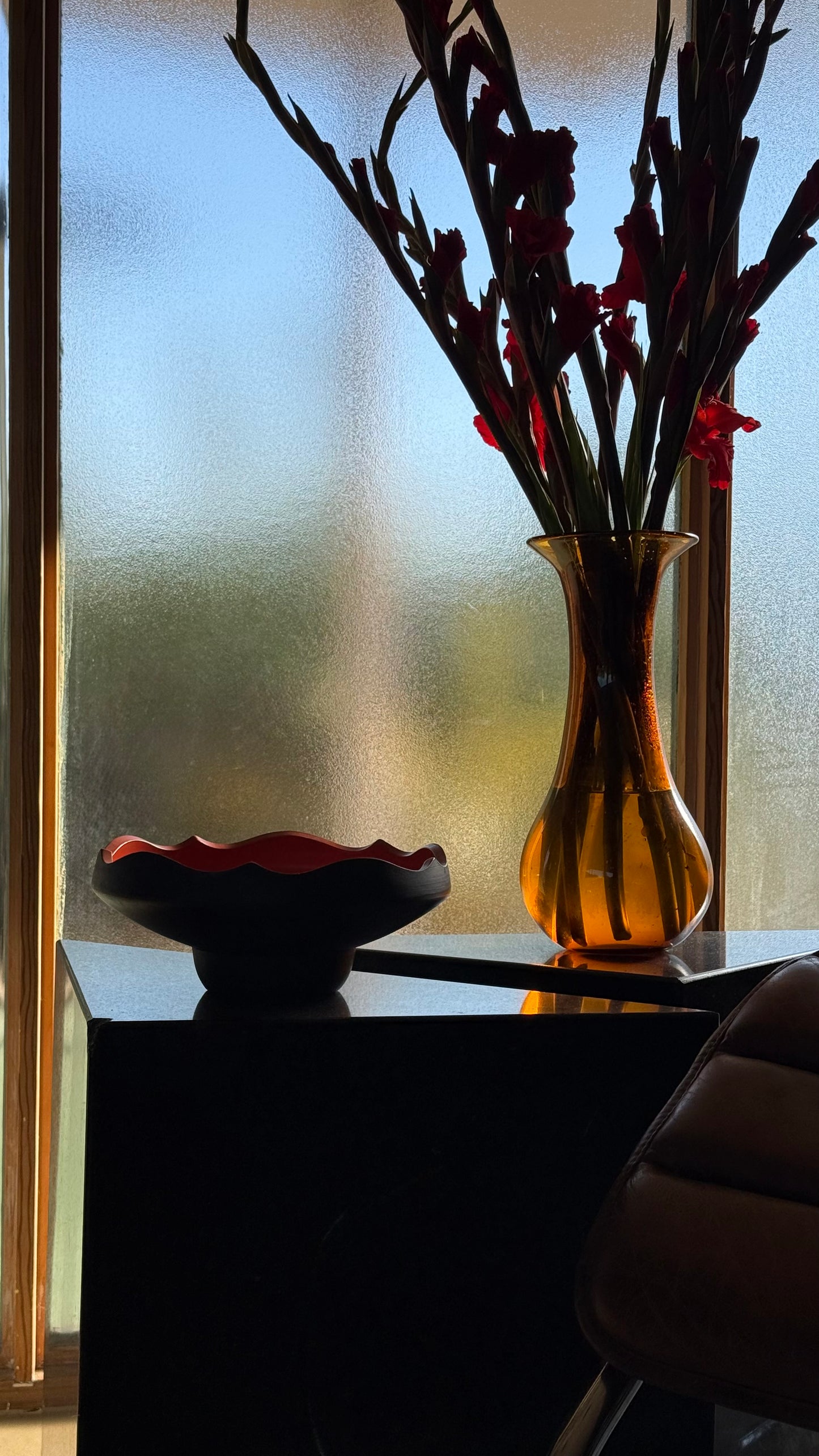 Pedestal bowl with persimmon interior, 20th century