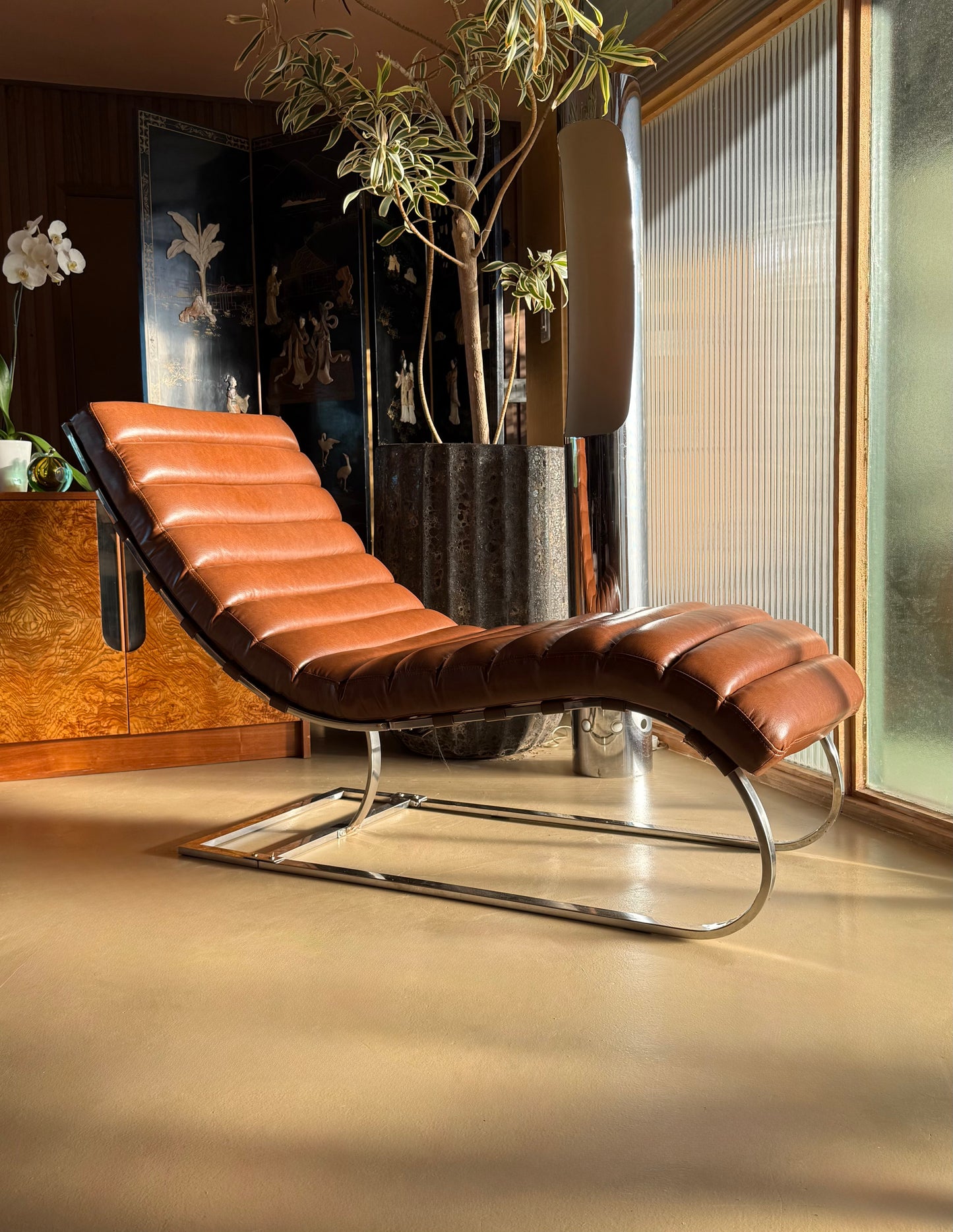Chaise longue after MVDR, 20th century