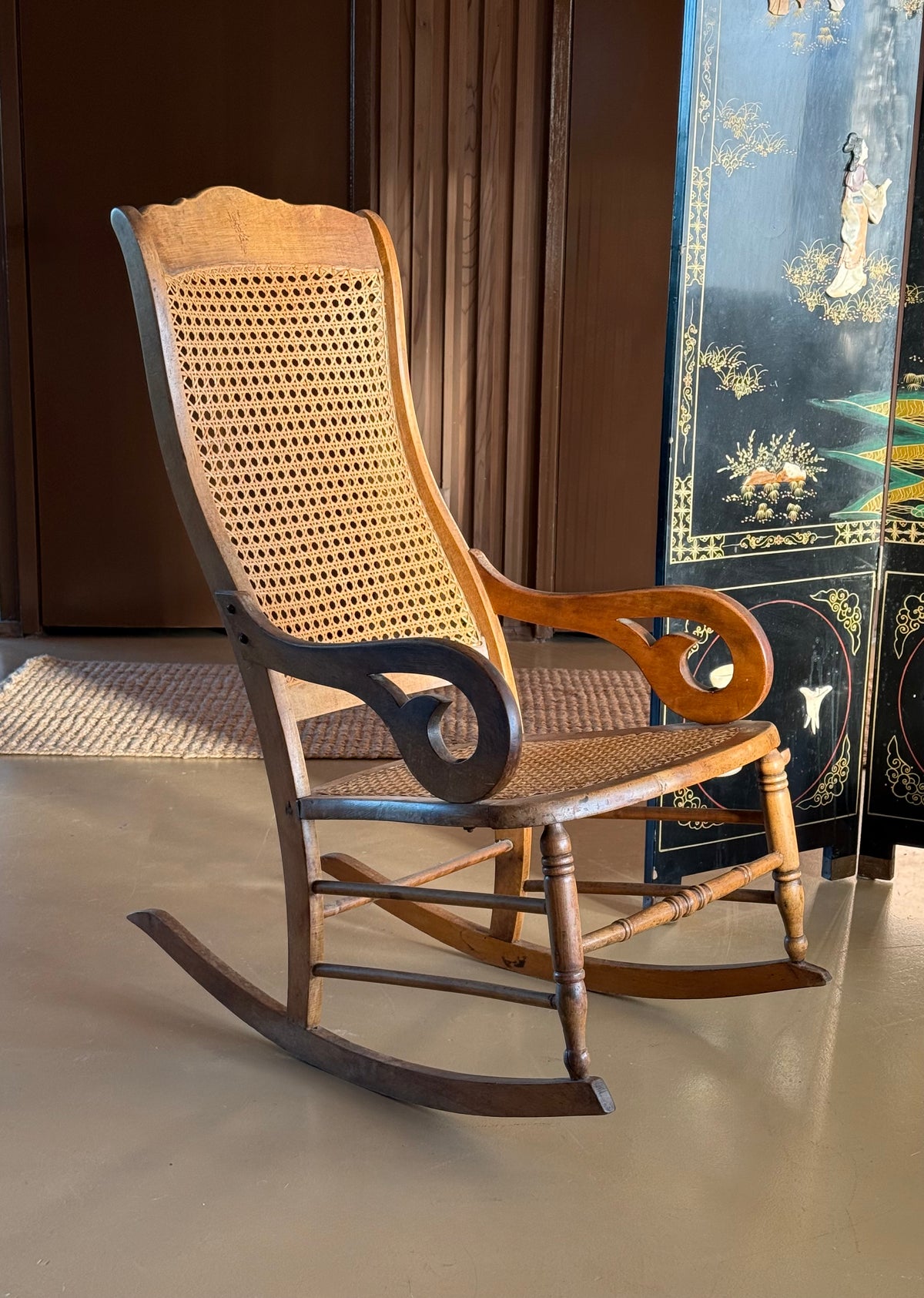 Antique rocking chair, 19th century