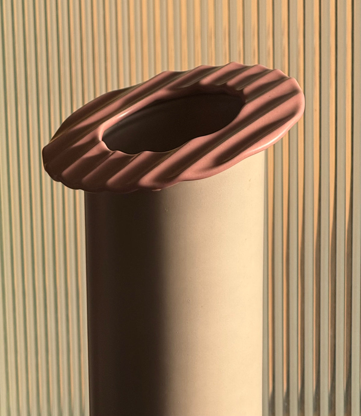 Postmodern pink vase by Masa Mami, late 20th century