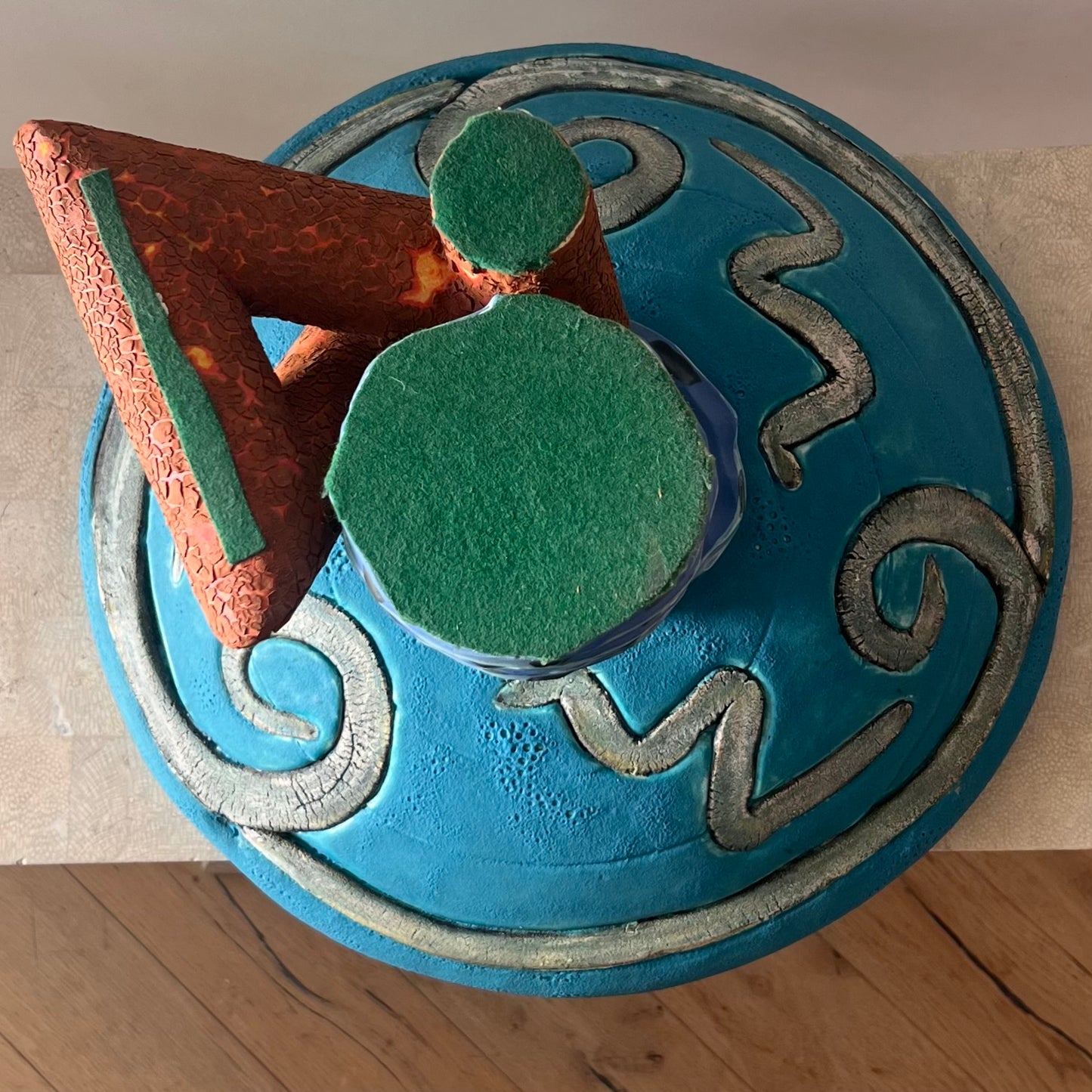 Early fine art ceramic by Robert Milnes, late 20th century