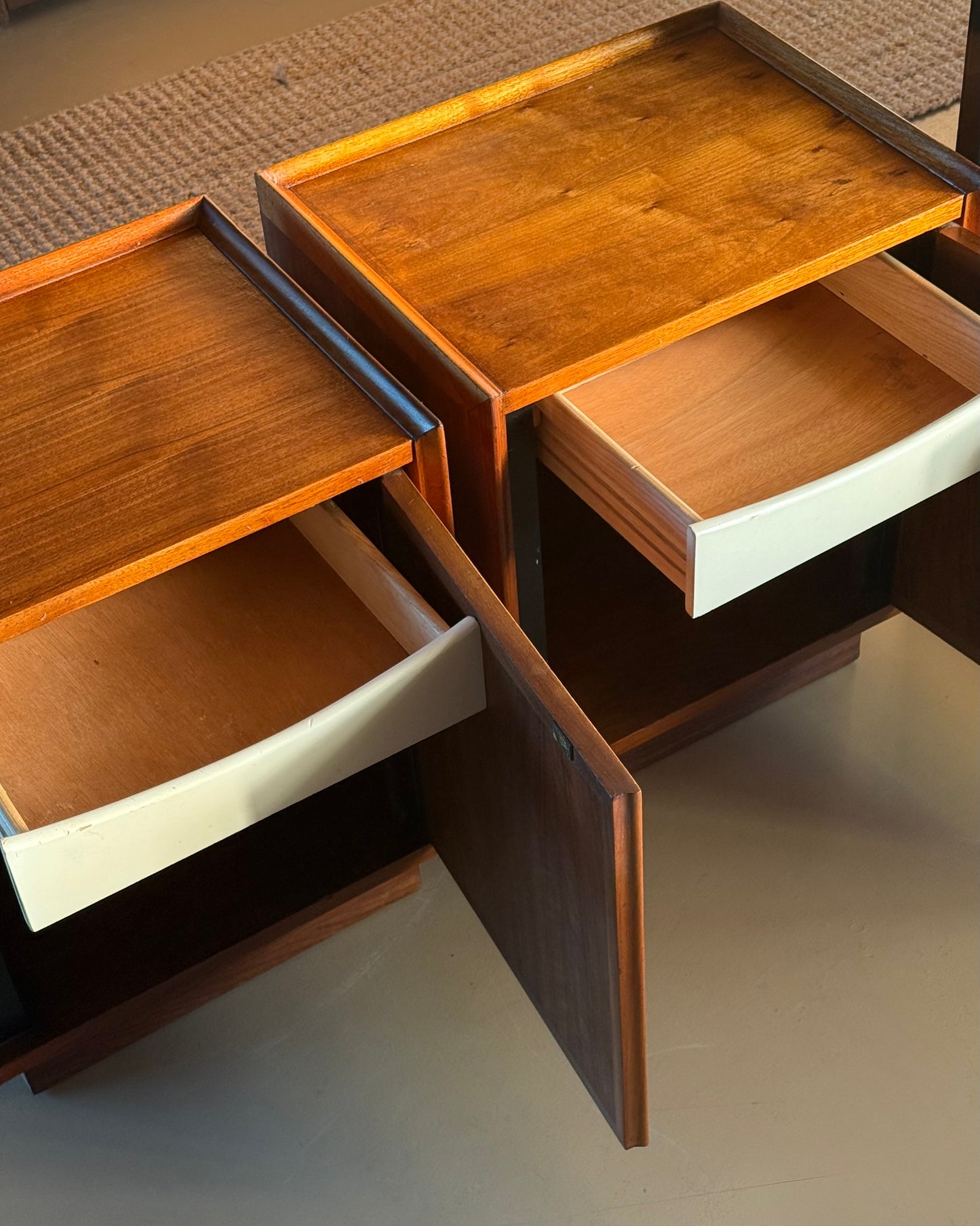 Pair of “Esprit” nightstands by Dillingham, circa 1960