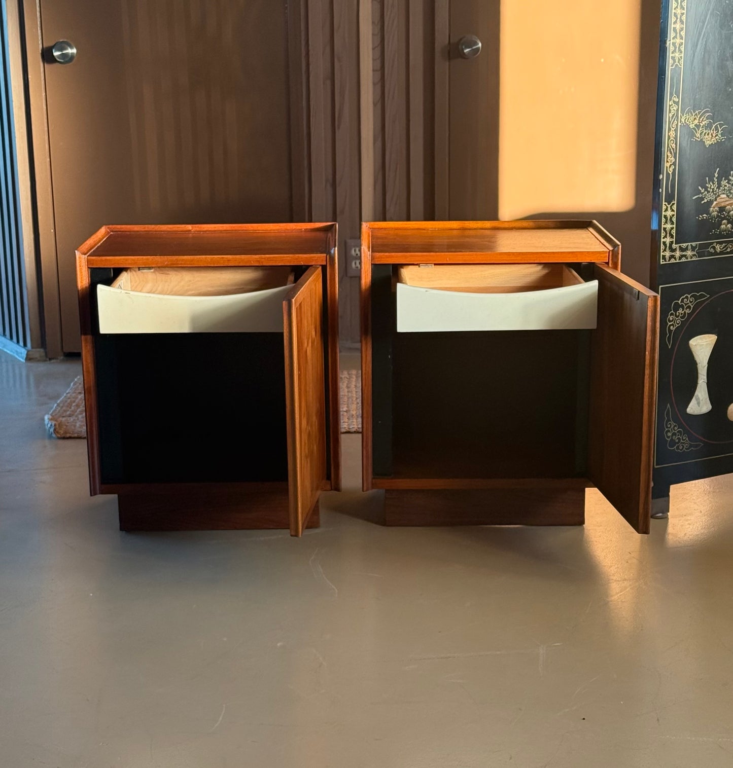 Pair of “Esprit” nightstands by Dillingham, circa 1960