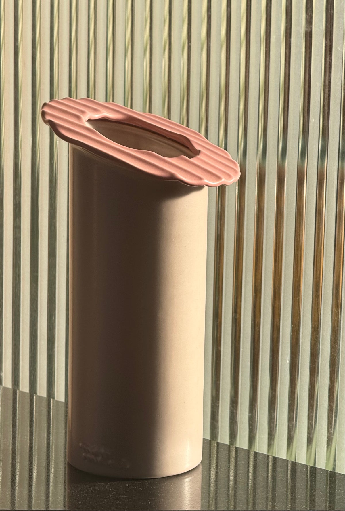 Postmodern pink vase by Masa Mami, late 20th century