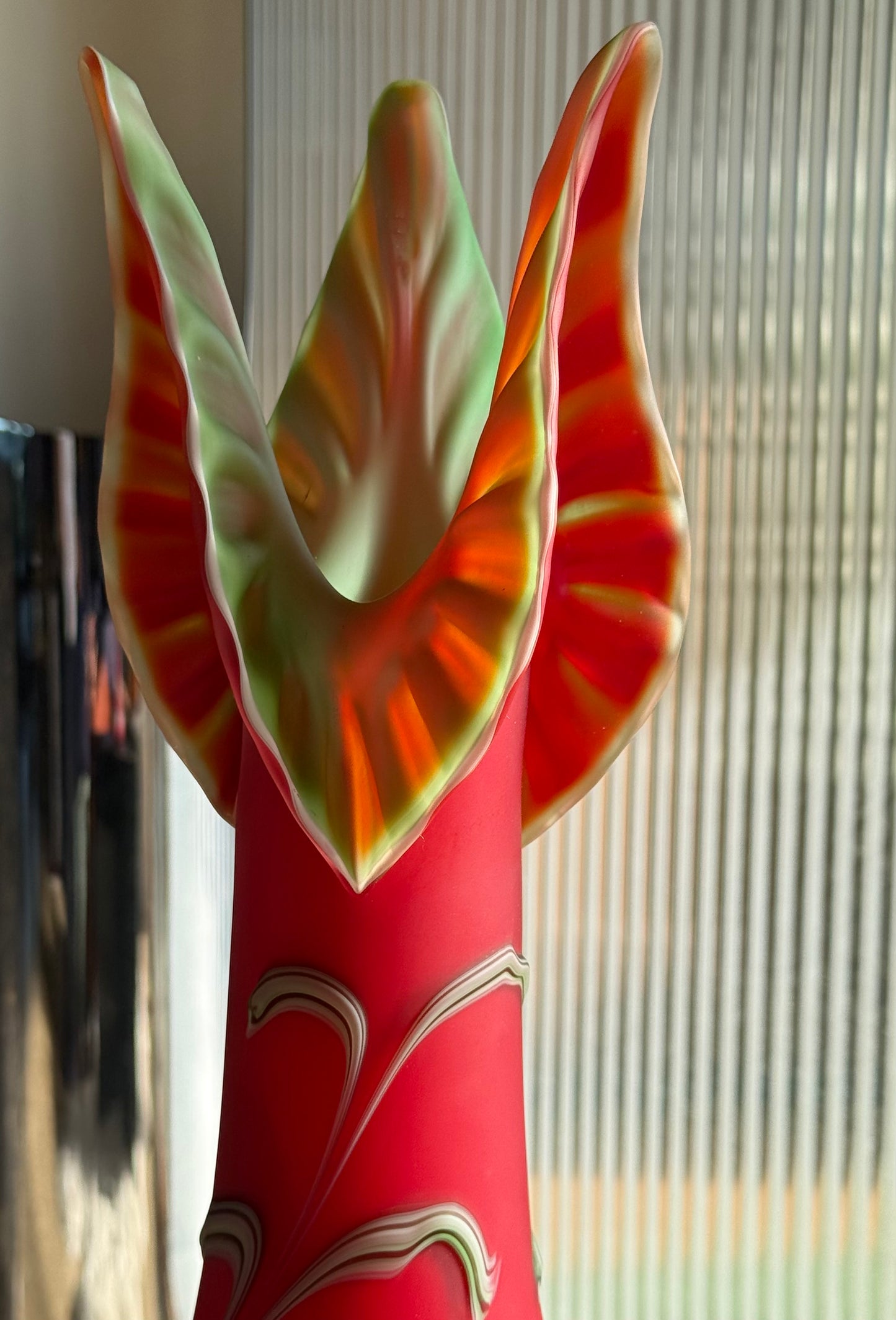 Handblown glass vase by Essie Zareh, 20th century