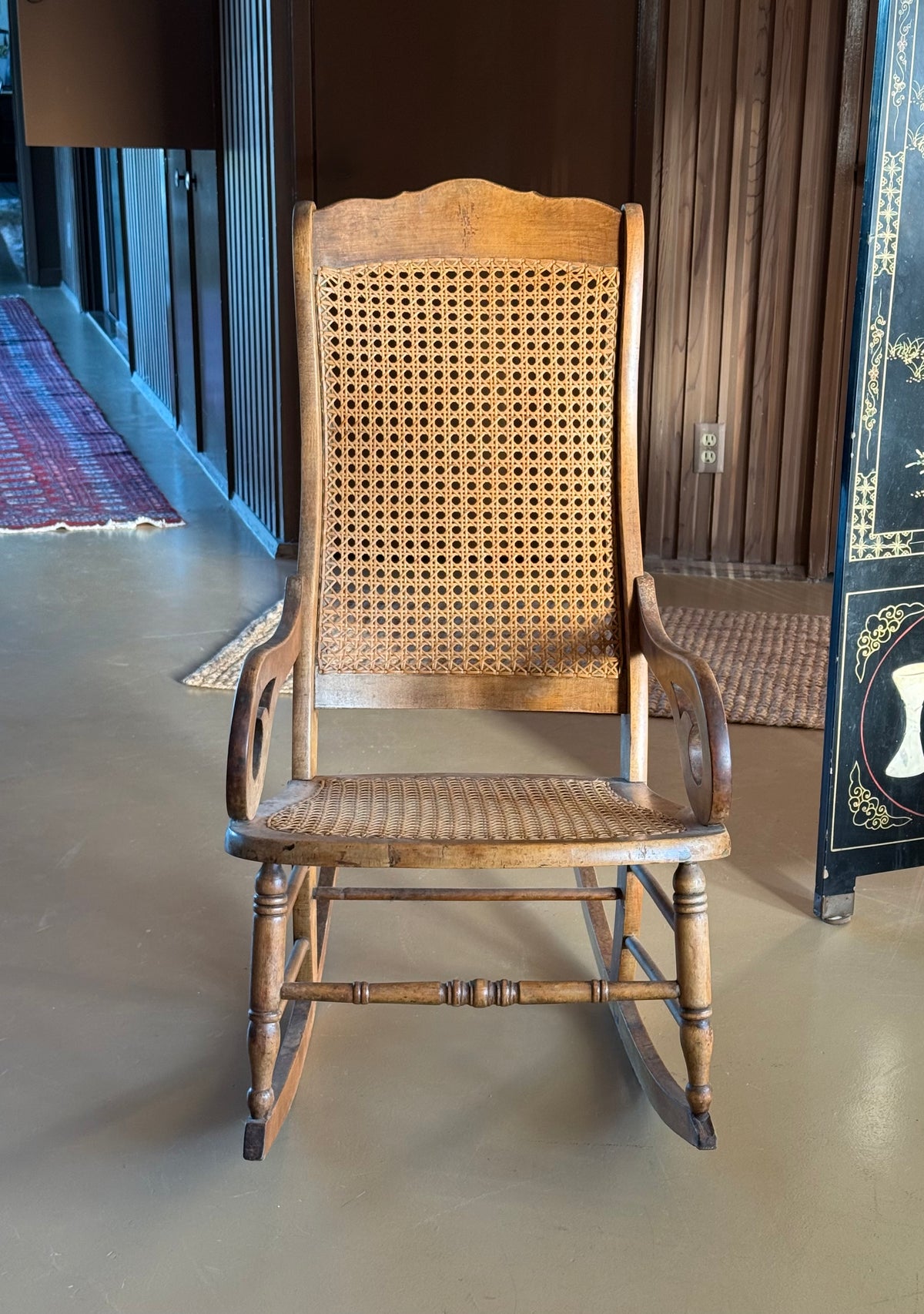 Antique rocking chair, 19th century