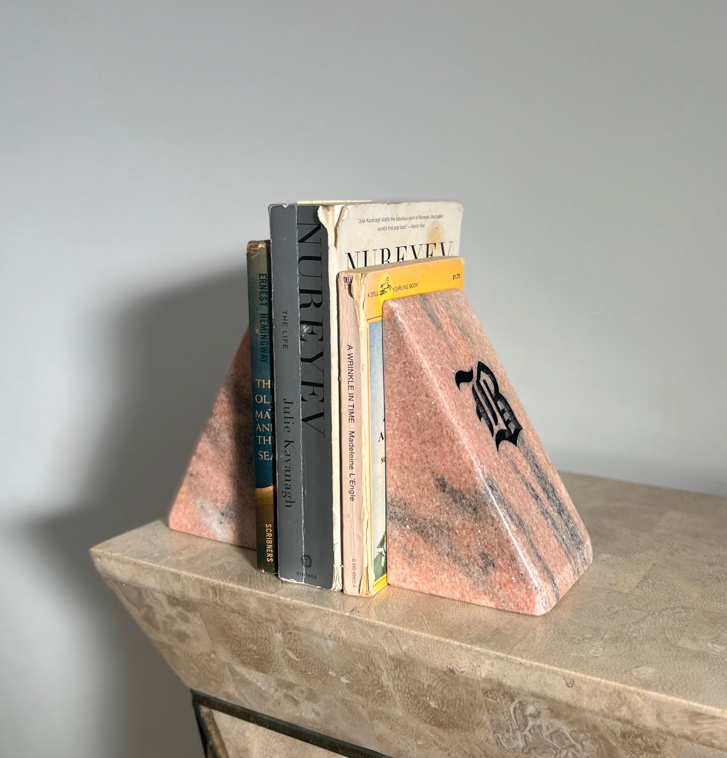 Postmodern pink marble “B” bookends, 20th century