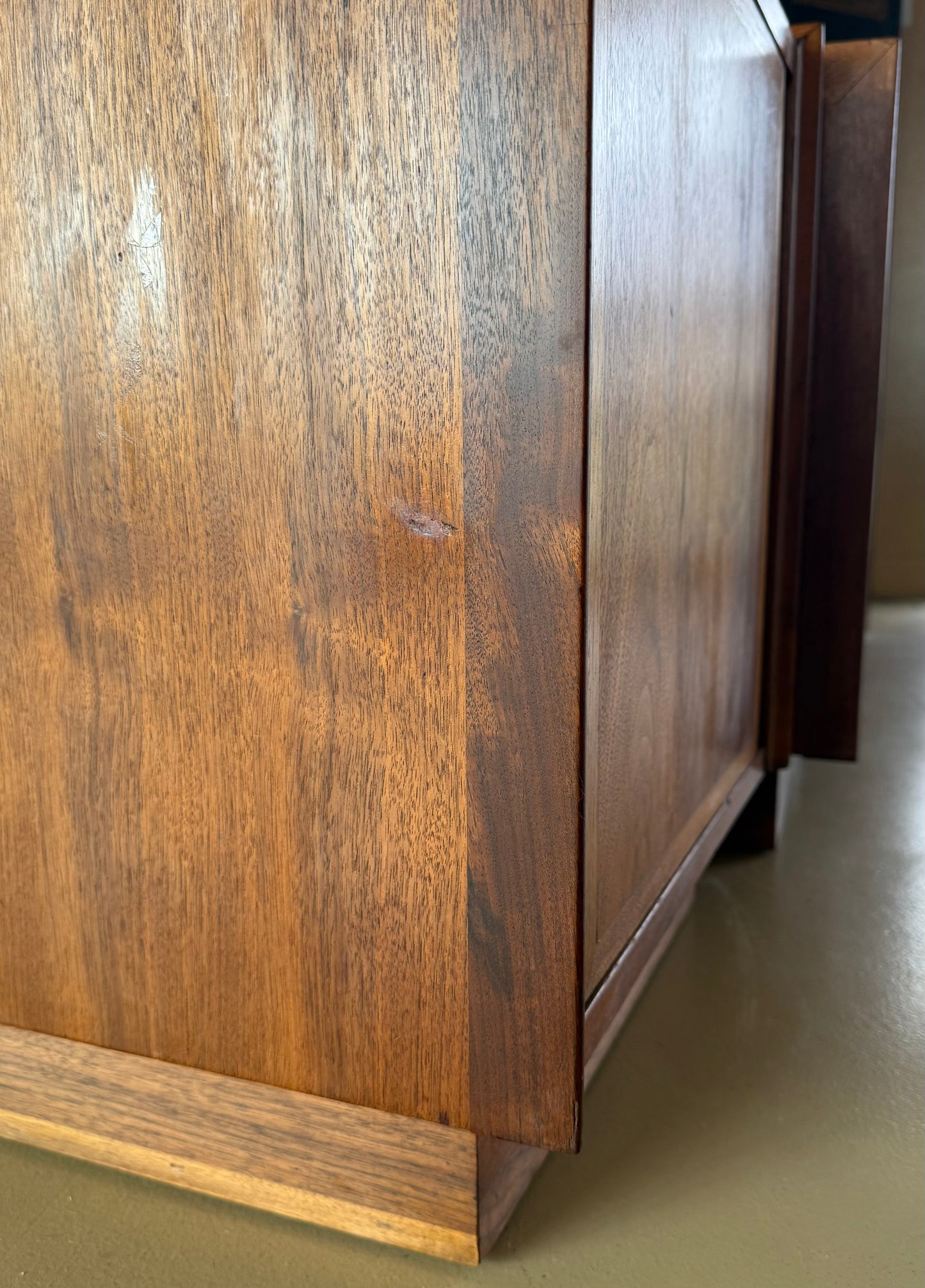 Pair of “Esprit” nightstands by Dillingham, circa 1960