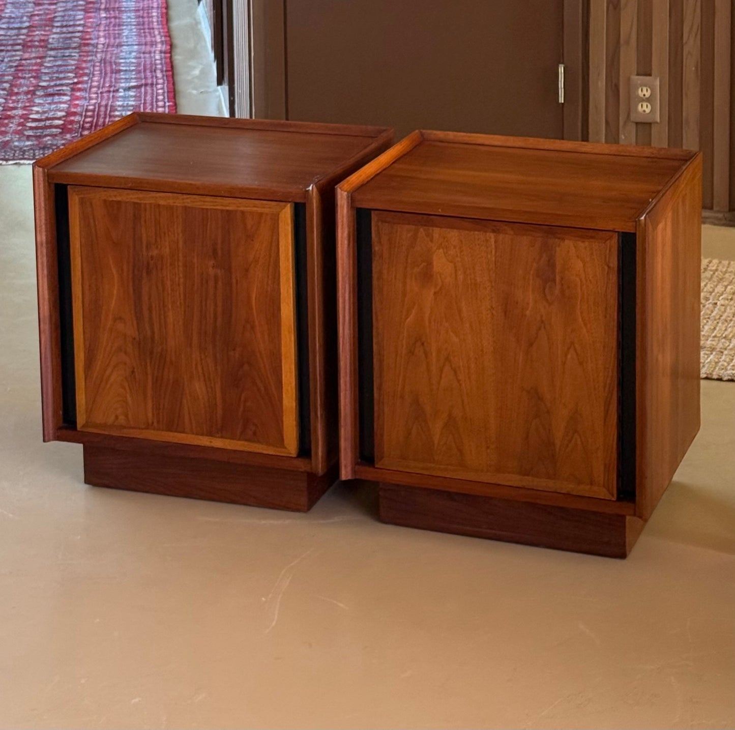 Pair of “Esprit” nightstands by Dillingham, circa 1960