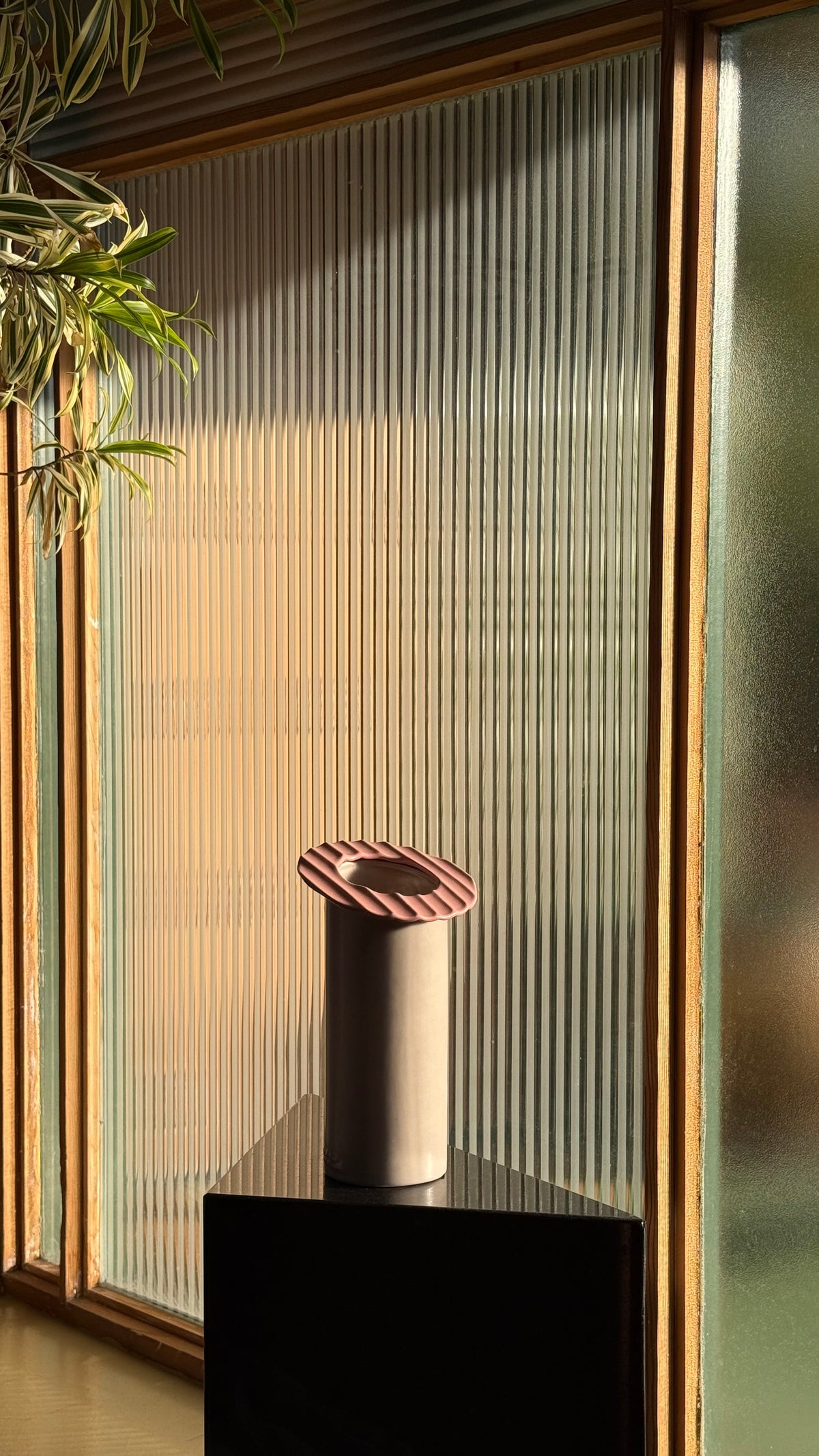 Postmodern pink vase by Masa Mami, late 20th century