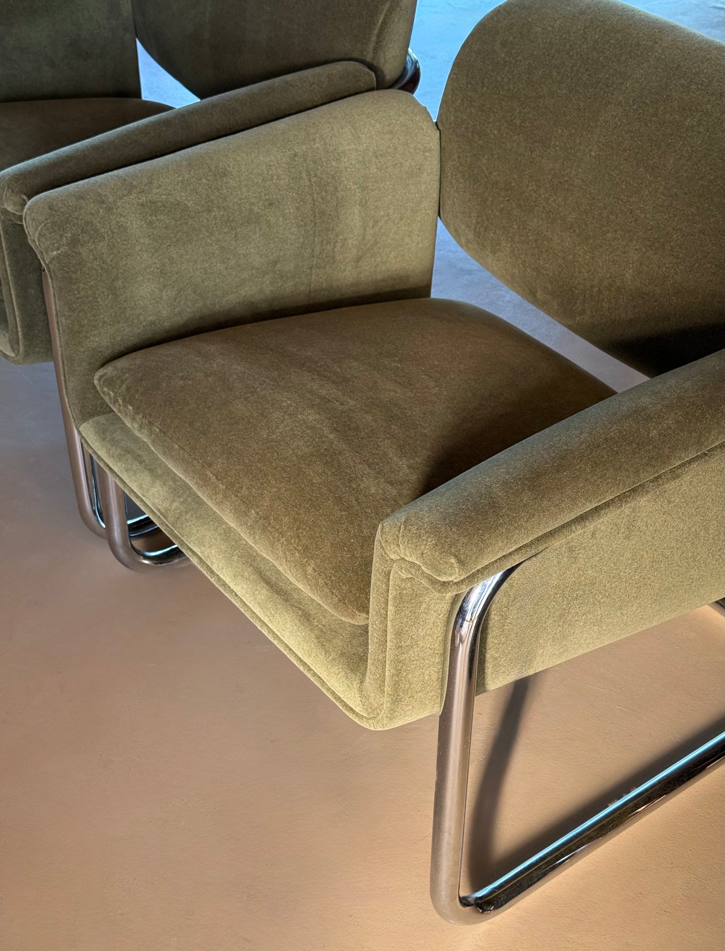 Pair of tubular chrome cantilever chairs by Thonet, 20th century